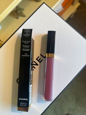 CHANEL Rouge Coco Gloss - 119 Bourgeoise (Pink Plum)